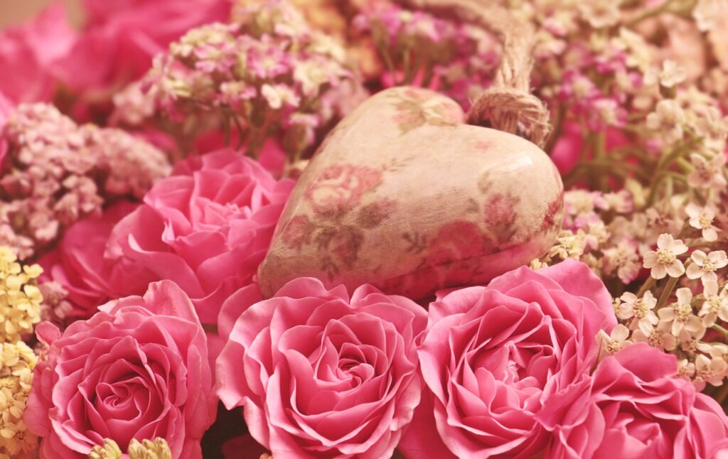 valentine's day, roses, heart-3699995.jpg